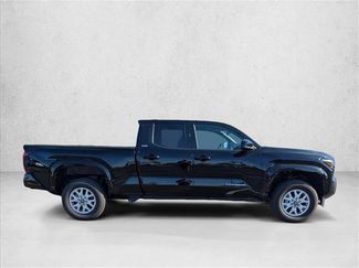 Certified 2025 Toyota Tacoma SR5 AWD/4WD video 4
