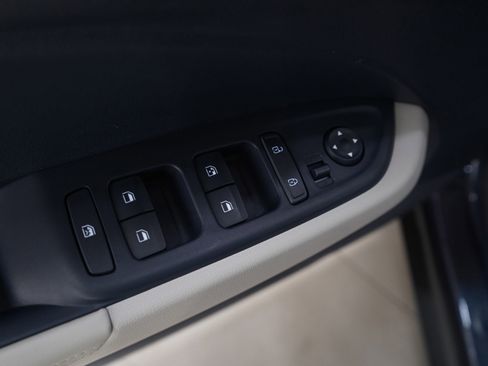 Certified 2025 Hyundai Venue Limited image 20