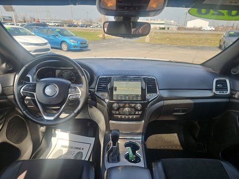 Used 2020 Jeep Grand Cherokee Altitude image 14