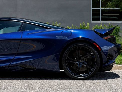 Used 2025 McLaren 750S RWD image 30