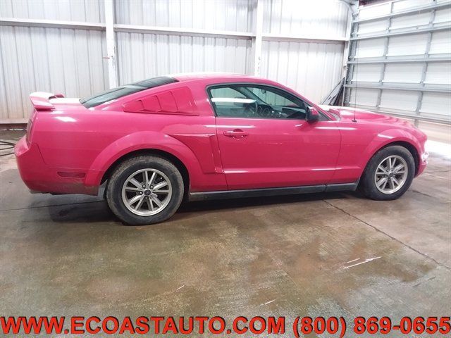 Used 2005 Ford Mustang Coupe RWD image 3
