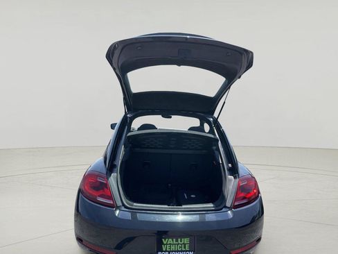 Used 2018 Volkswagen Beetle 2.0T FWD image 9