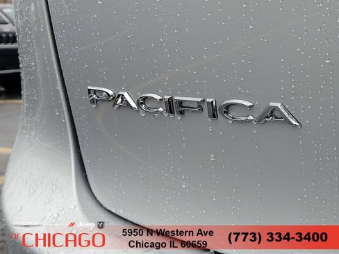 New 2026 Chrysler Pacifica Select FWD image 6