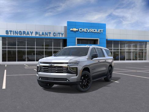 New 2025 Chevrolet Suburban Premier image 8
