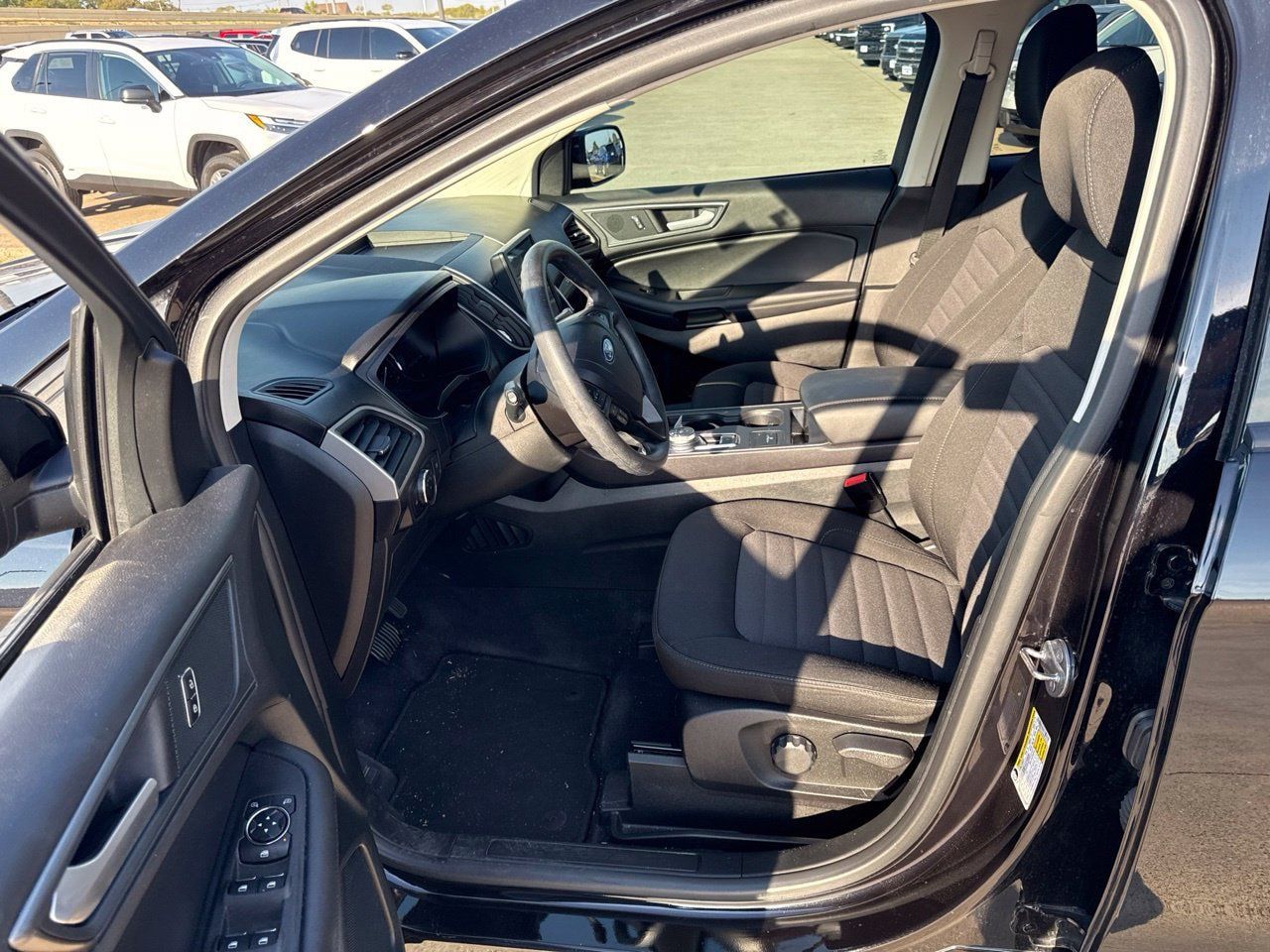 Used 2024 Ford Edge SE w/ Black Appearance Package AWD/4WD image 19