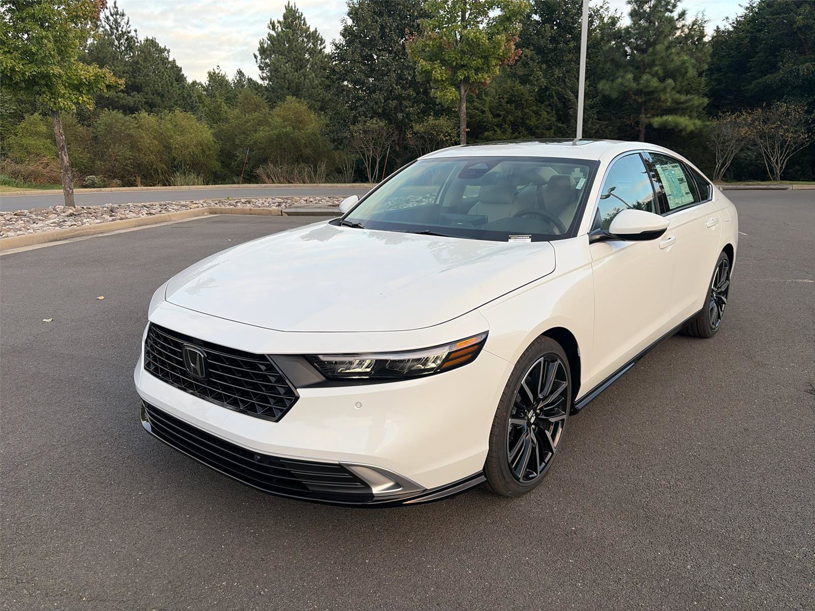 New 2026 Honda Accord Hybrid Touring image 3