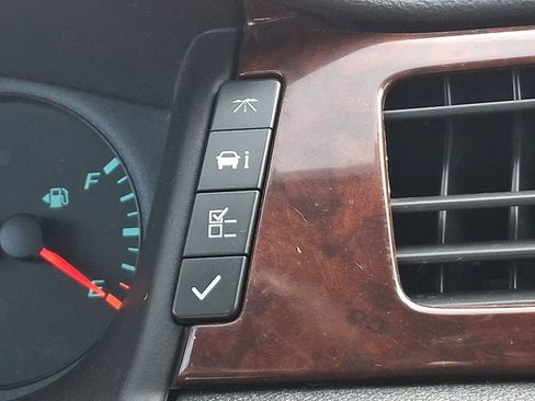 Used 2010 Chevrolet Impala LS image 22