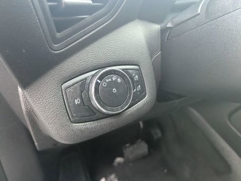 Used 2015 Ford Escape SE w/ SE Chrome Package image 16