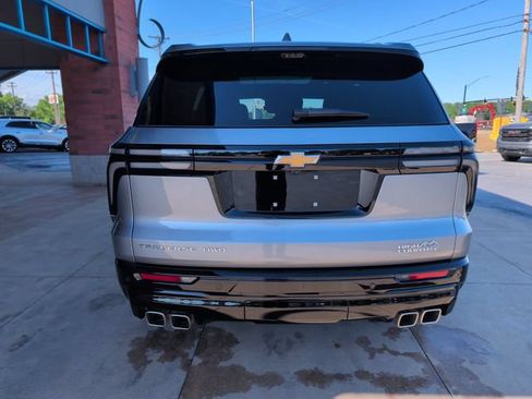 Used 2025 Chevrolet Traverse High Country w/ LPO, Floor Liner Package AWD/4WD image 7