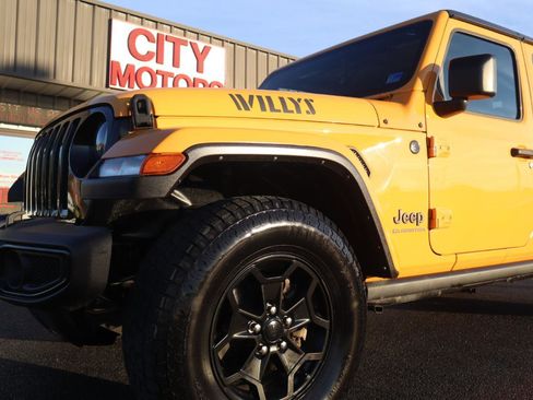 Used 2021 Jeep Gladiator Sport image 26