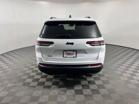 Used 2023 Jeep Grand Cherokee L Laredo AWD/4WD image 6