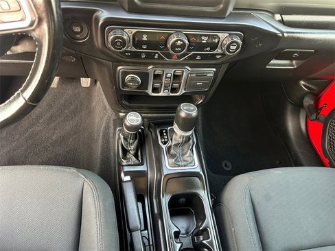 Certified 2021 Jeep Wrangler Unlimited Sahara image 15