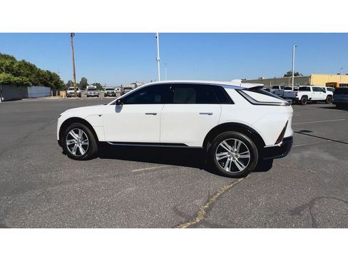 Certified 2024 Cadillac Lyriq Tech RWD image 8