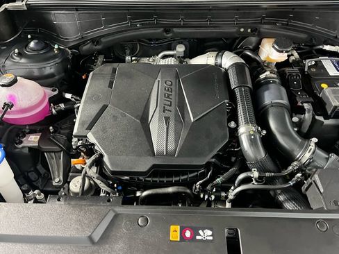 Used 2024 Hyundai Santa Fe Limited image 35