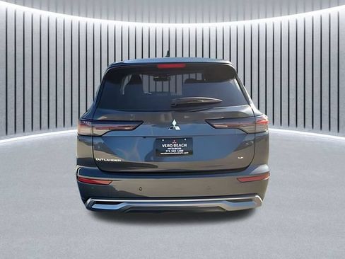 New 2026 Mitsubishi Outlander SE FWD image 5