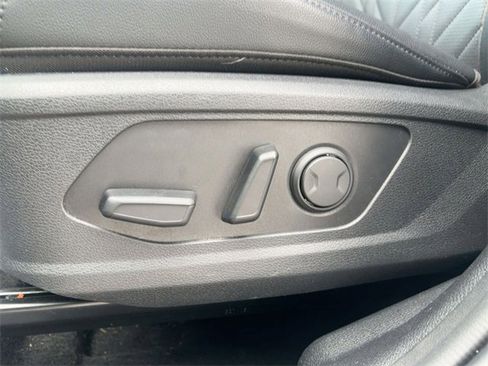 Used 2025 Kia Sportage X-Line w/ Premium Package image 12