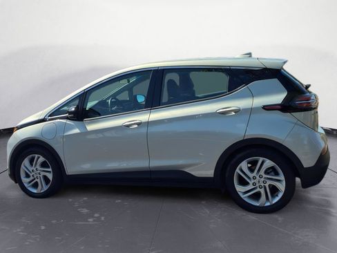 Used 2023 Chevrolet Bolt LT FWD image 4