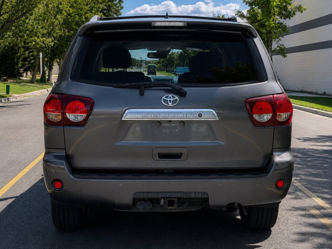 Used 2018 Toyota Sequoia Platinum AWD/4WD image 4