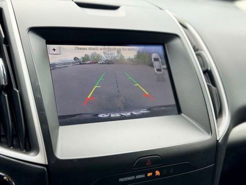 Used 2019 Ford Edge SEL w/ Equipment Group 201A AWD/4WD image 14