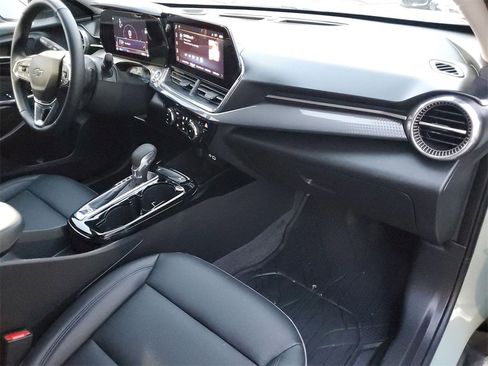 Used 2025 Chevrolet Trax ACTIV w/ Driver Confidence Package image 27