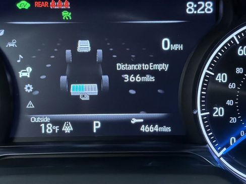 Certified 2022 Toyota Venza XLE image 25