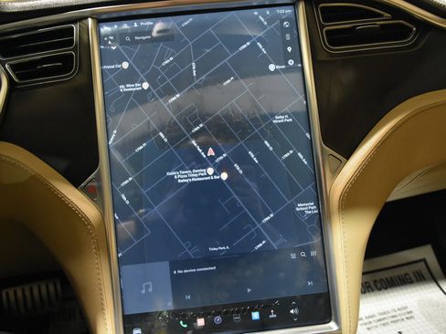 Used 2013 Tesla Model S Performance image 38