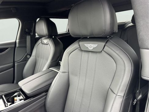 New 2026 Bentley Flying Spur V8 AWD/4WD image 16