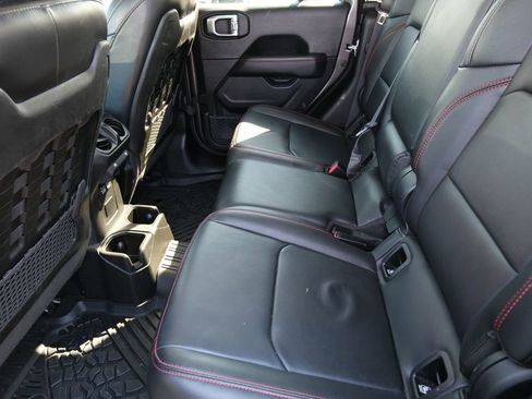 Used 2022 Jeep Gladiator Rubicon w/ LED Lighting Group AWD/4WD image 28