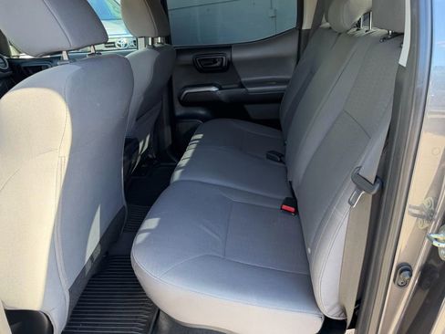 Used 2017 Toyota Tacoma SR5 image 29