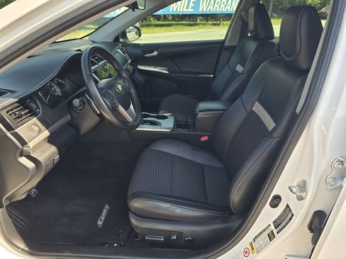 Used 2013 Toyota Camry SE FWD image 12