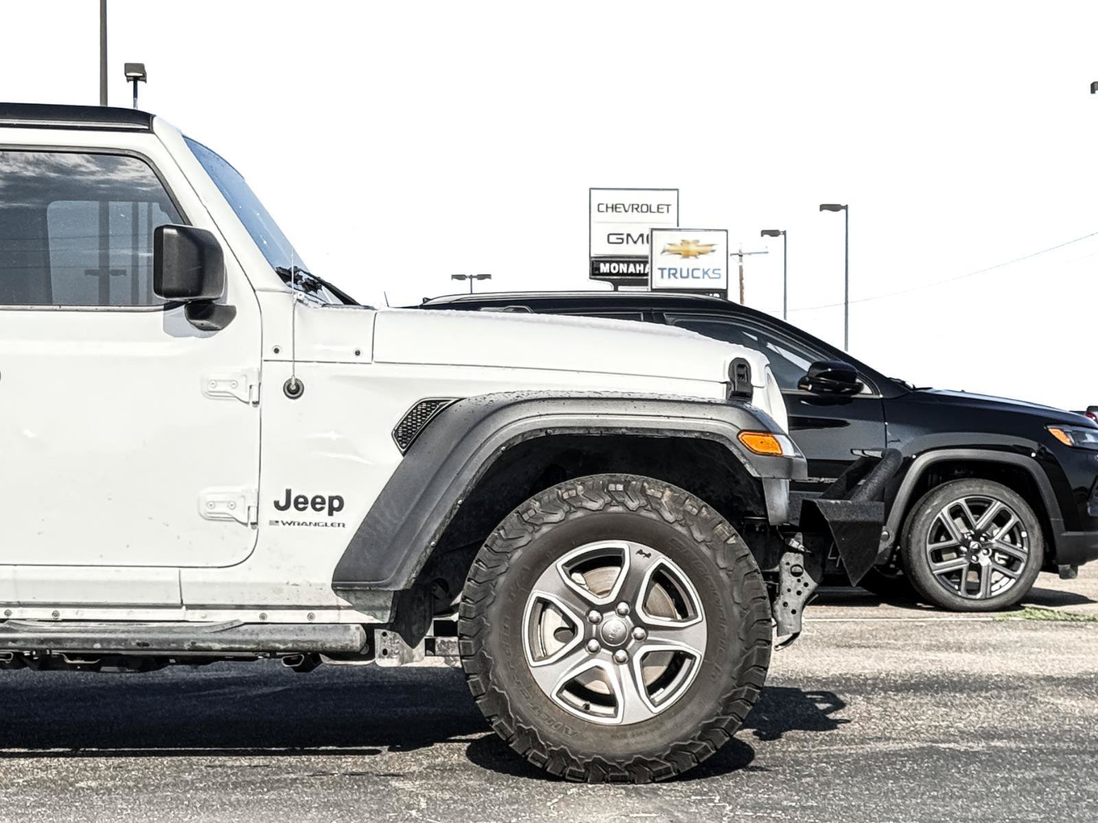Used 2023 Jeep Wrangler Unlimited Sport AWD/4WD image 8