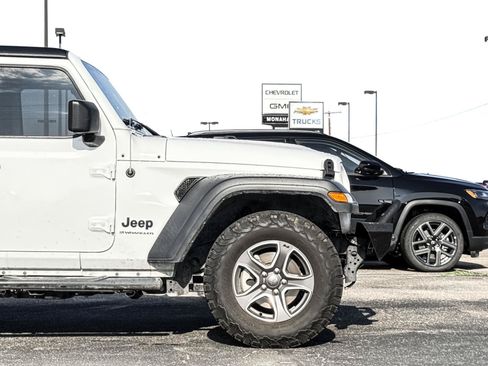 Used 2023 Jeep Wrangler Unlimited Sport AWD/4WD image 8