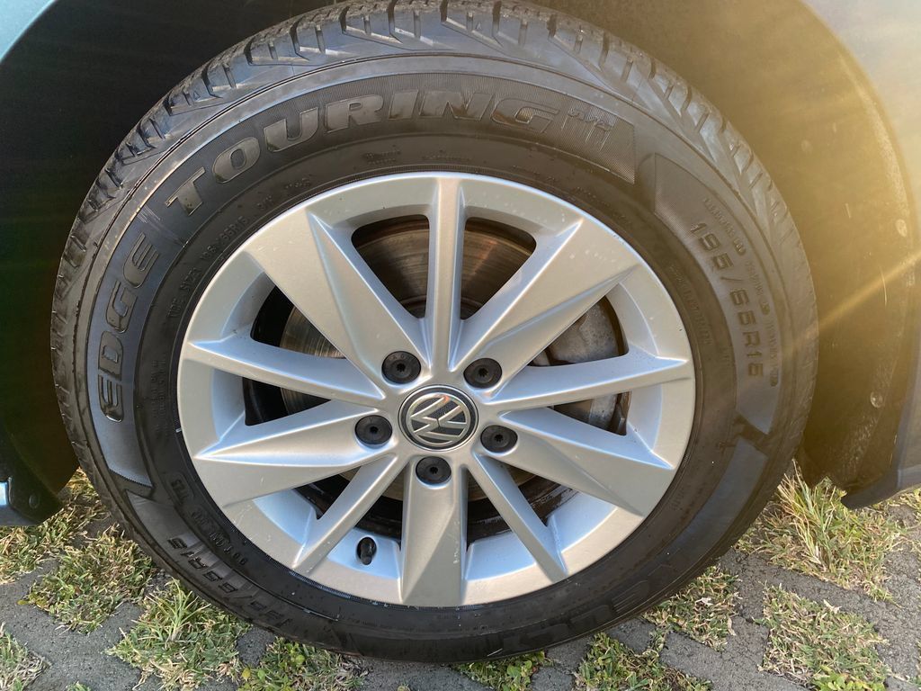 Used 2019 Volkswagen Golf S FWD image 33