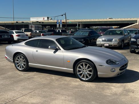 Used 2006 Jaguar XK8 Coupe image 10