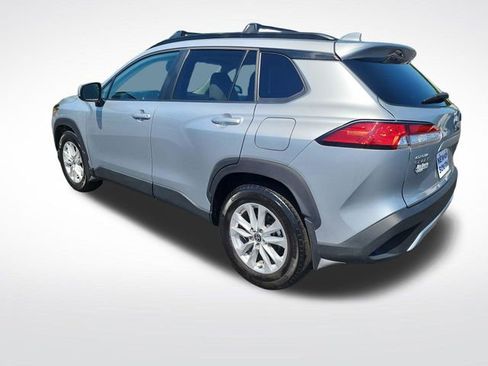Used 2023 Toyota Corolla Cross LE FWD image 3