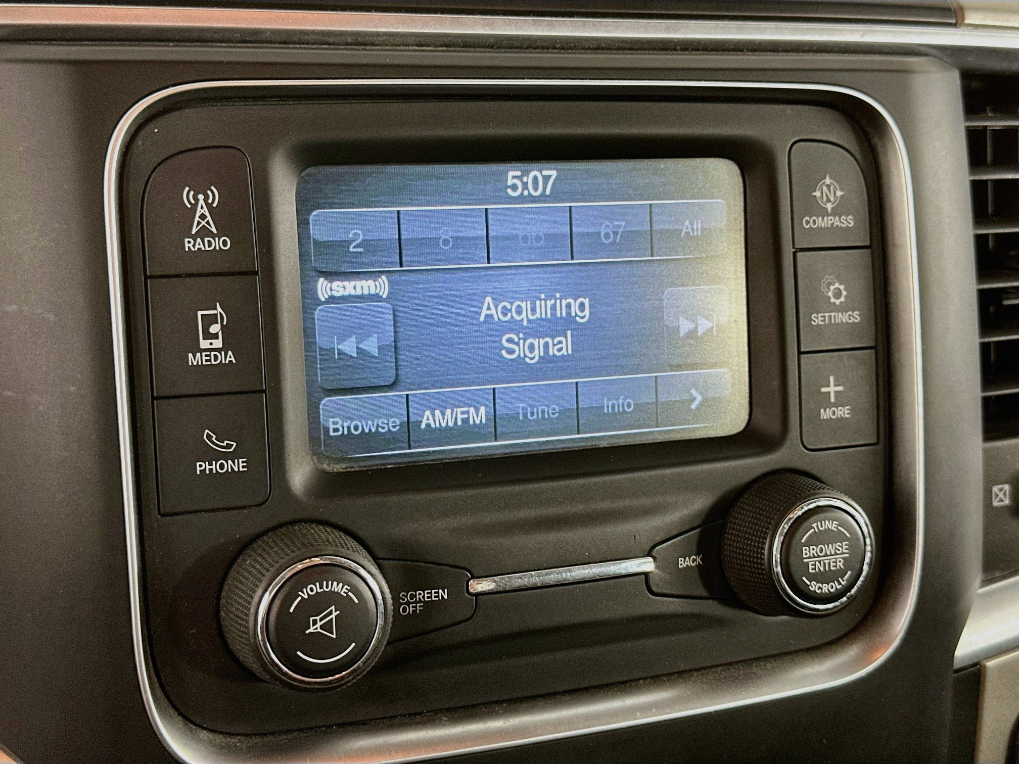 Used 2018 RAM 1500 Classic SLT RWD image 19