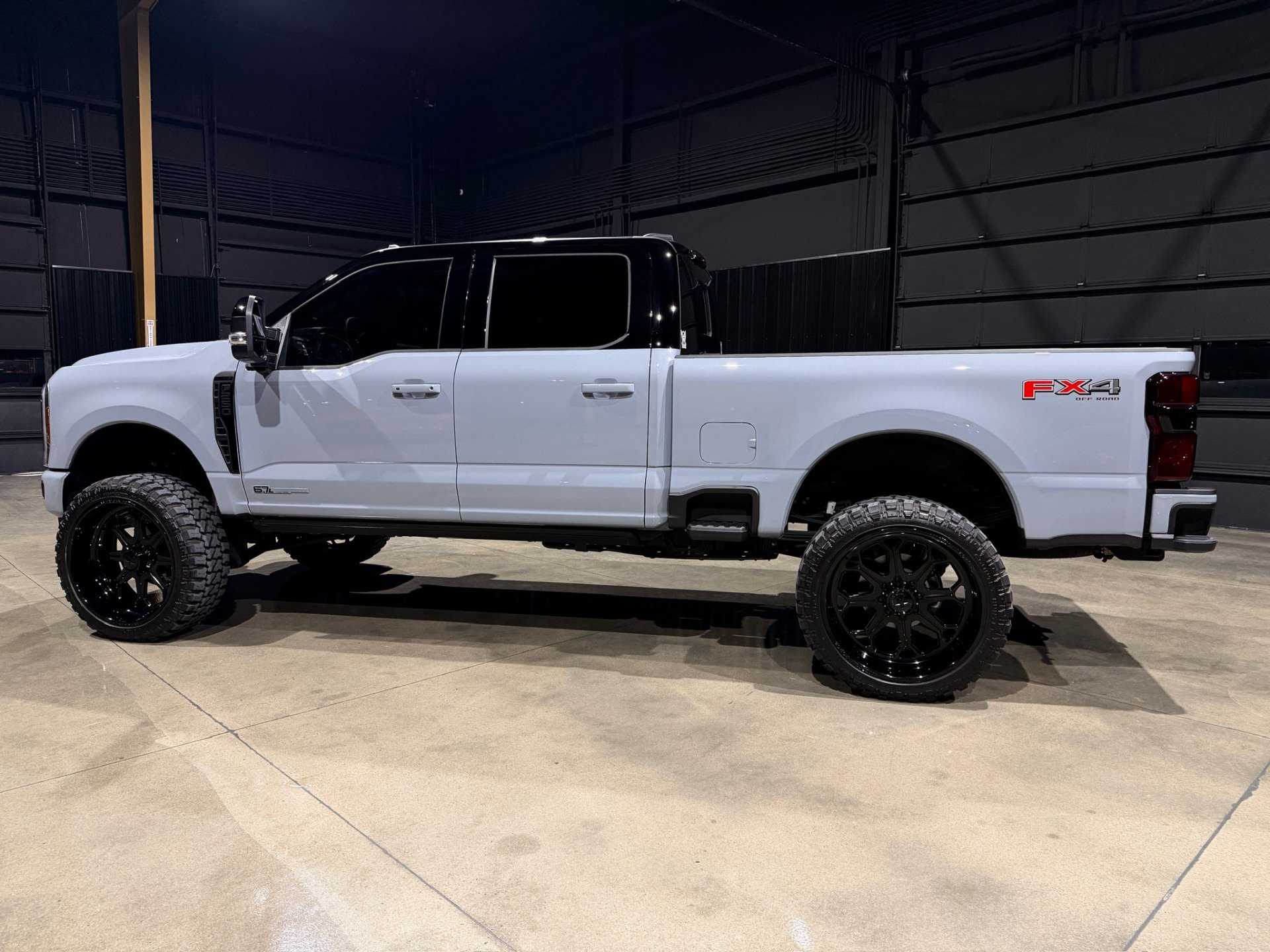 Used 2026 Ford F250 Platinum AWD/4WD image 4