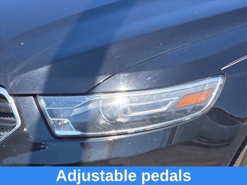 Used 2016 Ford Taurus Limited FWD image 25
