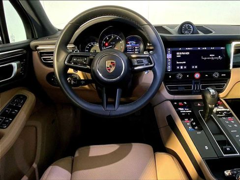 Certified 2026 Porsche Macan AWD/4WD image 13