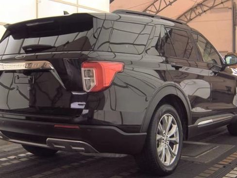 Used 2023 Ford Explorer XLT w/ Equipment Group 202A RWD image 3