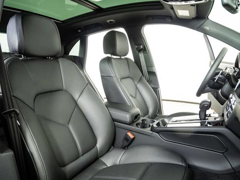 New 2026 Porsche Macan AWD/4WD image 24