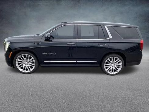Used 2025 GMC Yukon Denali Ultimate AWD/4WD image 12