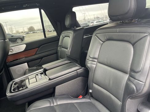 Used 2019 Lincoln Navigator L Reserve image 37