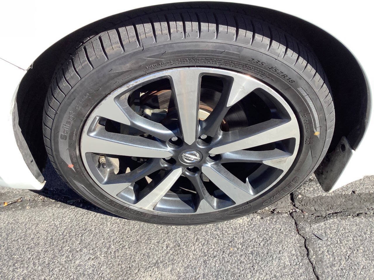 Used 2017 Nissan Altima 3.5 SR FWD image 24