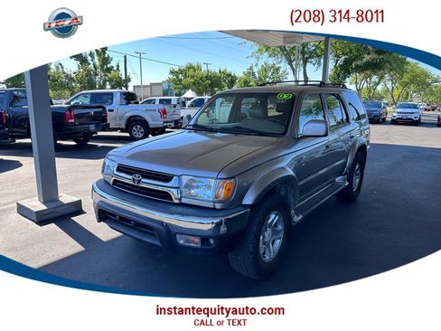 Used 2002 Toyota 4Runner SR5 AWD/4WD image 1