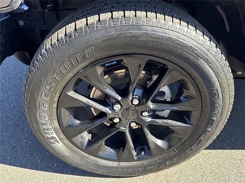 Used 2022 Jeep Wrangler Unlimited Sahara w/ Cold Weather Group image 14