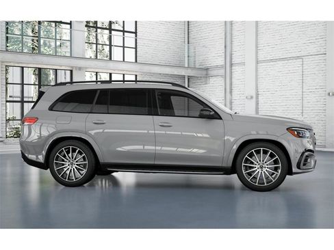 New 2026 Mercedes-Benz GLS 580 4MATIC image 15