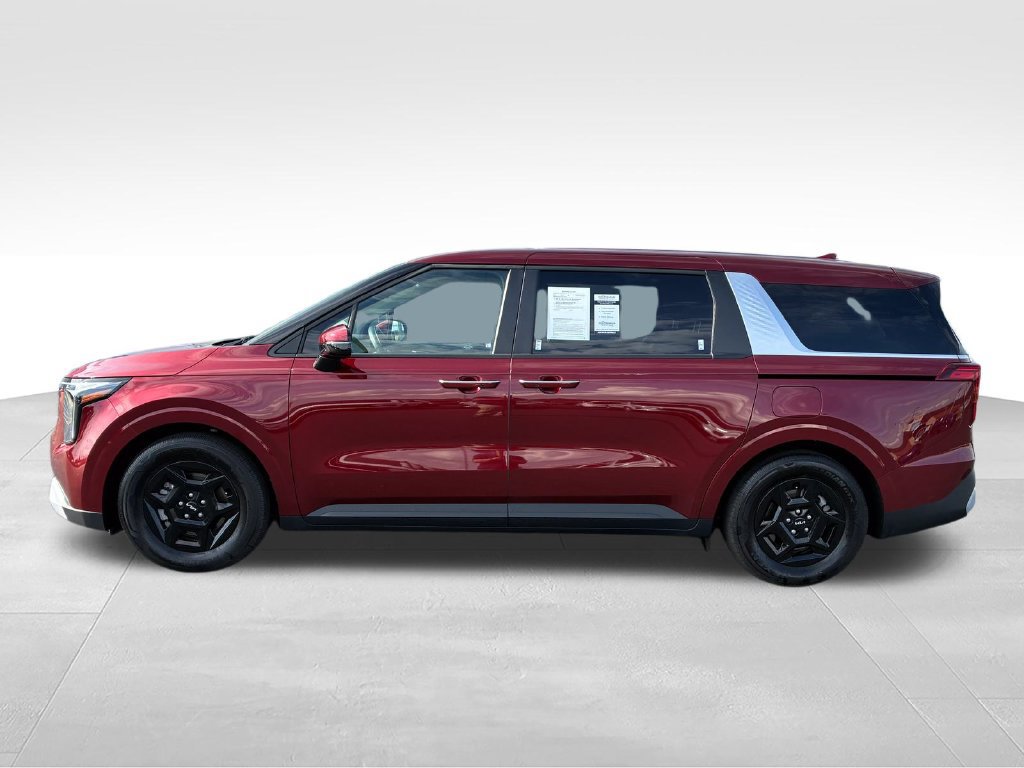 Used 2026 Kia Carnival FWD image 2