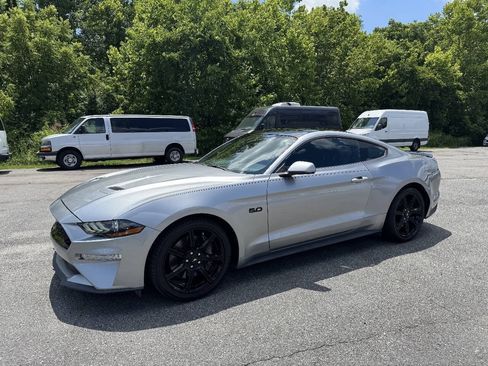 Used 2020 Ford Mustang GT w/ Black Accent Package RWD image 10