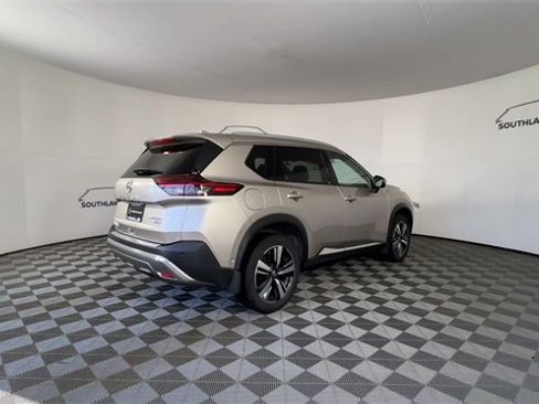 Certified 2021 Nissan Rogue Platinum image 8